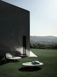 Borea Sunbed e Sunbed lounge di B&B Italia, design Piero Lissoni.
