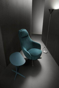 B&B Italia, Harbor Laidback armchair (PH: Santi Caleca)