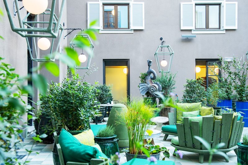 25h-Piazza-S.Paolino-COURTYARD-ph.-Dario-Garofalo-2