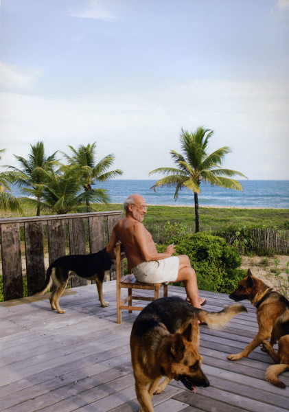 gaetano-pesce-and-dogs