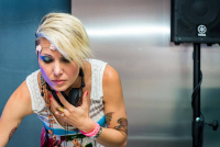 DJ set by Nora Bee; evento 'Ritagliati l'estate su misura' (foto: © Vecchi & Di Nozzi)