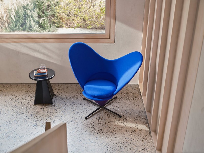 Heart-Cone-Chair-Anniversary-Edition-9812581