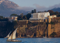 L'hotel visto dal mare