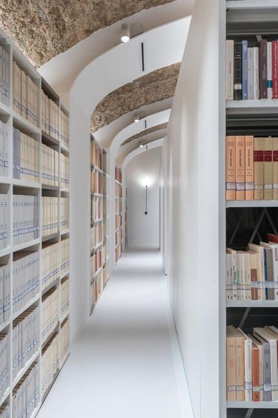 LAgo-CAMALDOLI-BIBLIOTECA-MODERNA-MONASTERO-CAMALDOLI-2