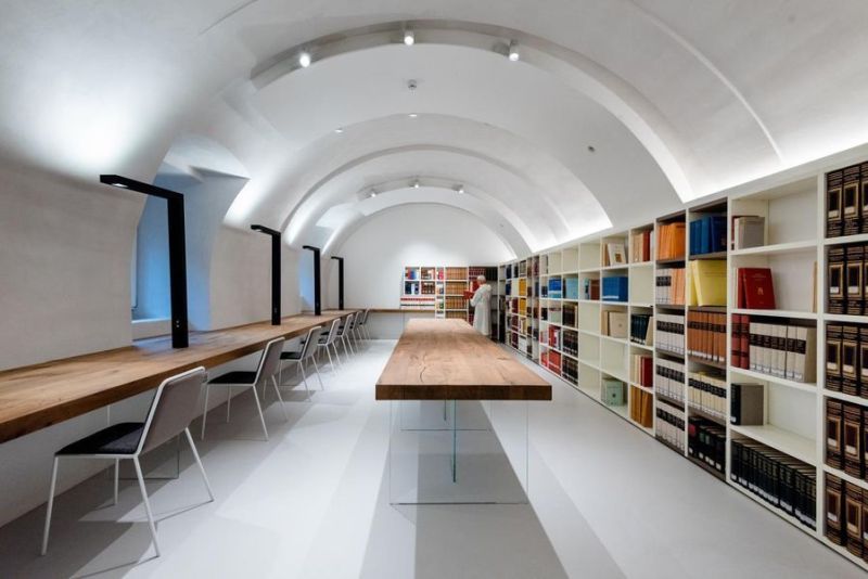 LAgo-CAMALDOLI-BIBLIOTECA-MODERNA-MONASTERO-CAMALDOLI-8