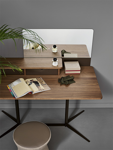 Scrittoio Nelson Vanity di Bonaldo, design Matteo Nunziati Scrittoio Nelson Vanity di Bonaldo, design Matteo Nunziati