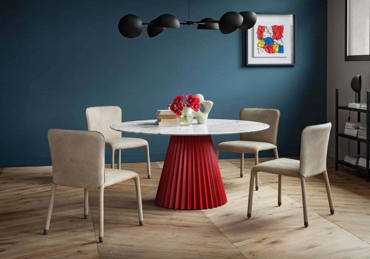 Tavolo Plissé di Midj, design Paola Navone Tavolo Plissé di Midj, design Paola Navone