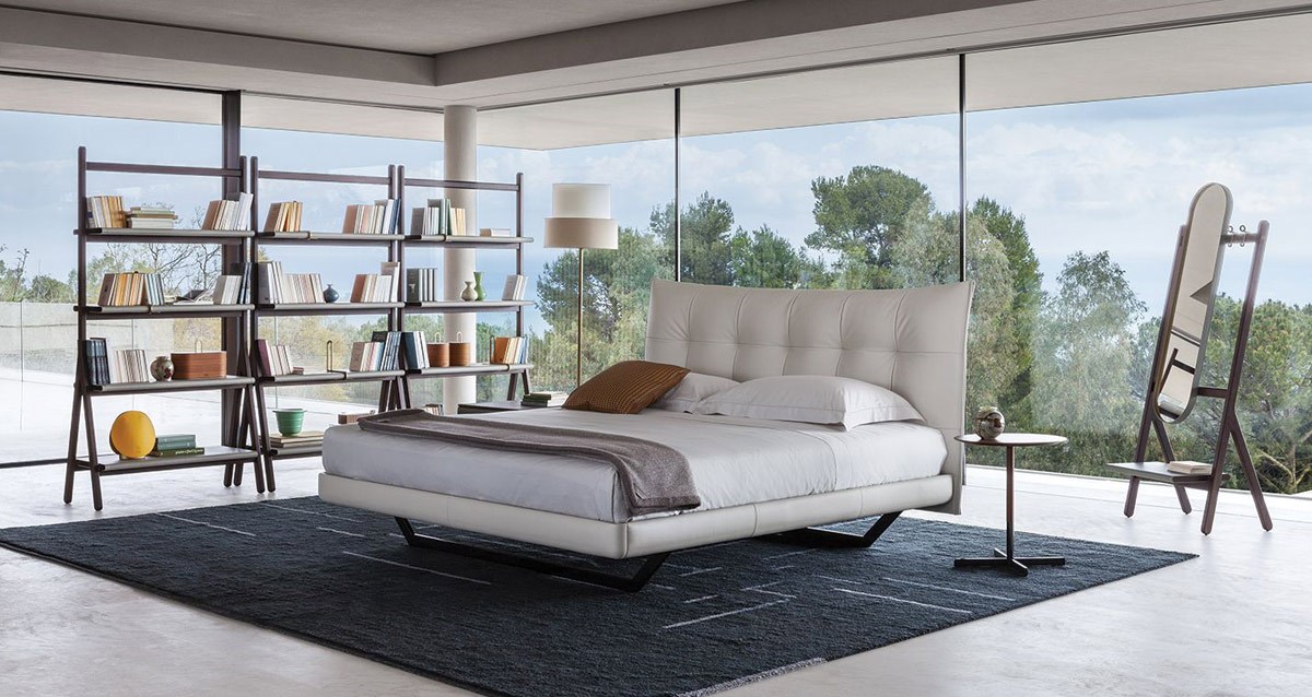 Letto Aurora Tre di Poltrona Frau, design Tito Agnoli Letto Aurora Tre di Poltrona Frau, design Tito Agnoli