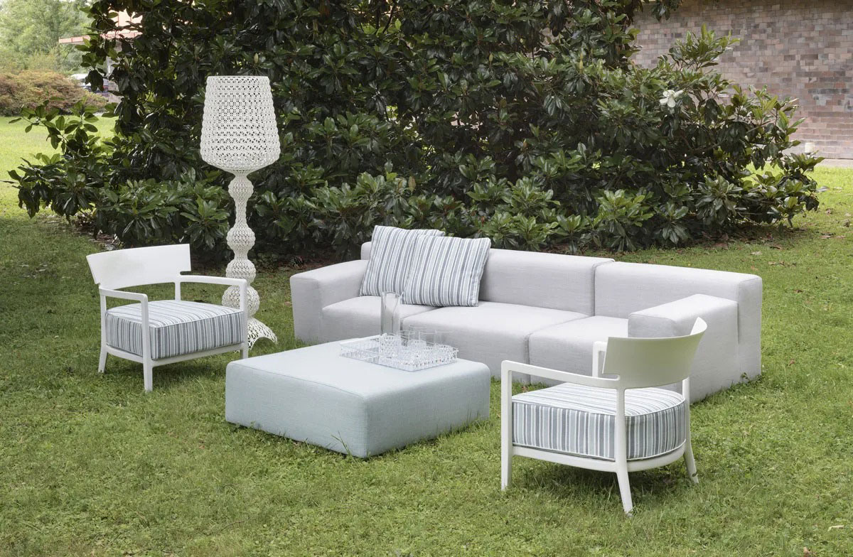 Divano Plastics Outdoor di Kartell Divano Plastics Outdoor di Kartell