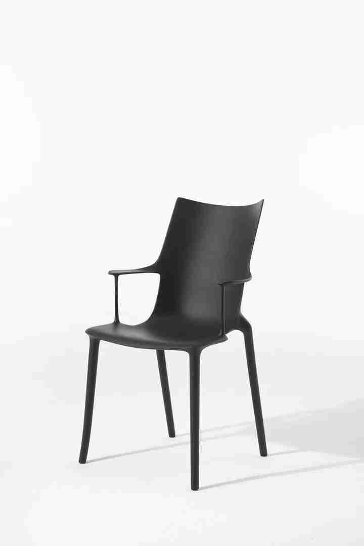 Sedia H. H. - Her Highness di Kartell, design Philippe Starck Sedia H. H. - Her Highness di Kartell, design Philippe Starck