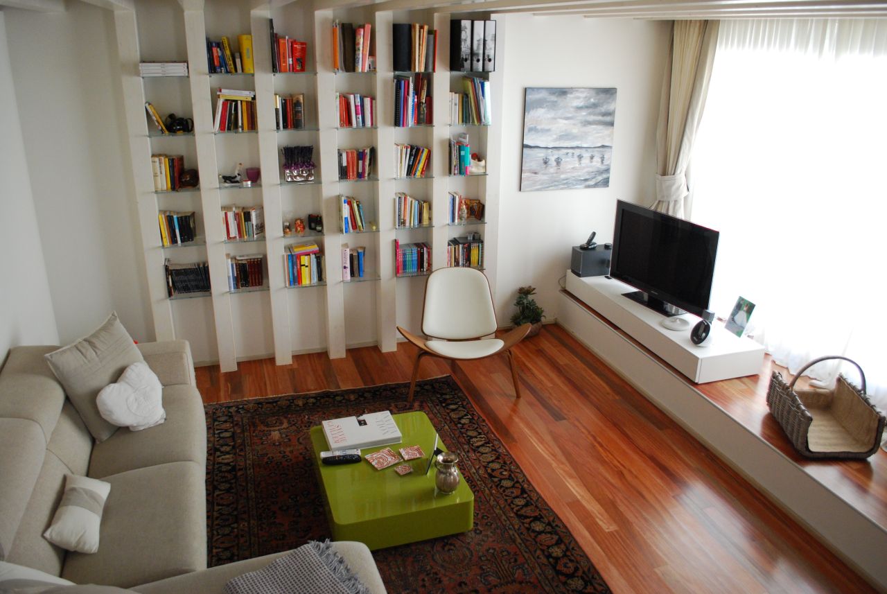 1-refurb--house-studio120--living-piacenza