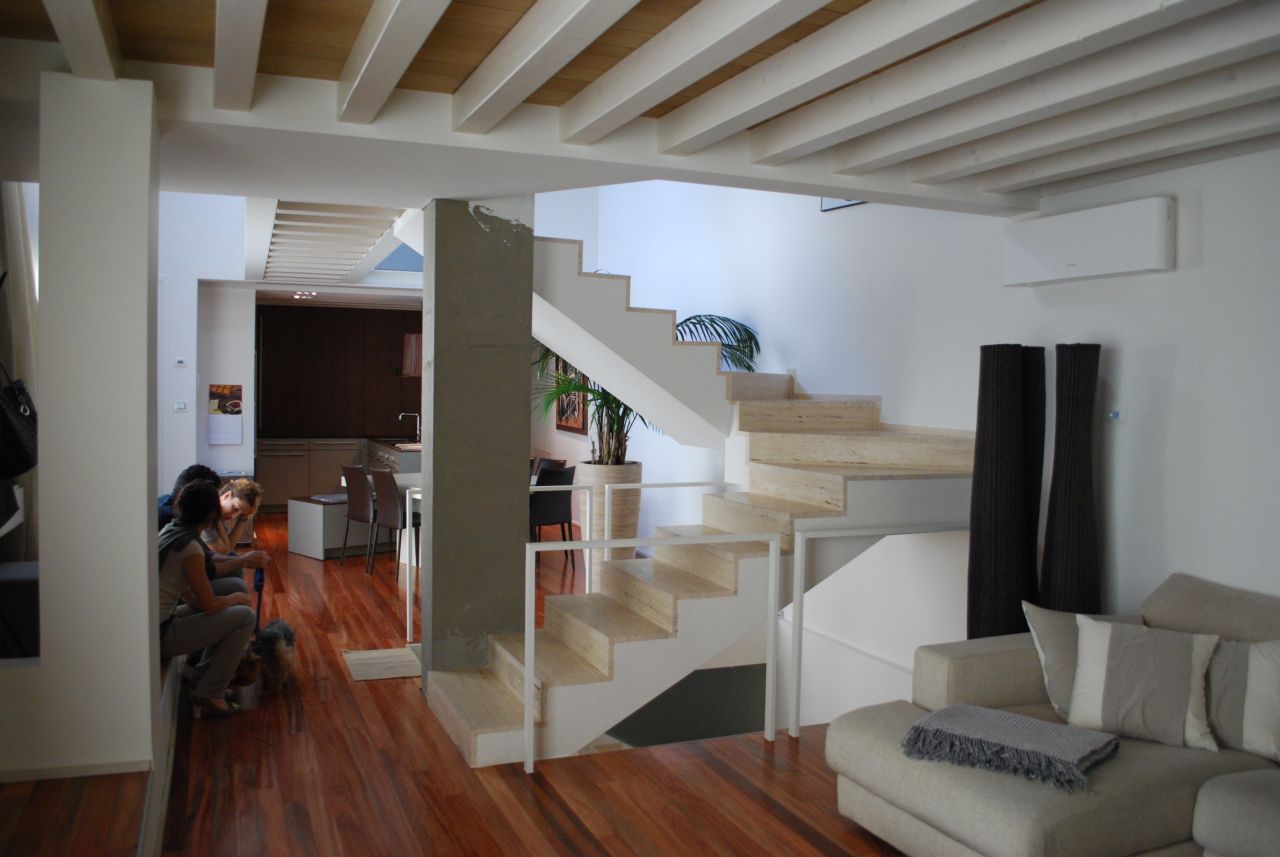 2-refurb--house-studio120--living-piacenza