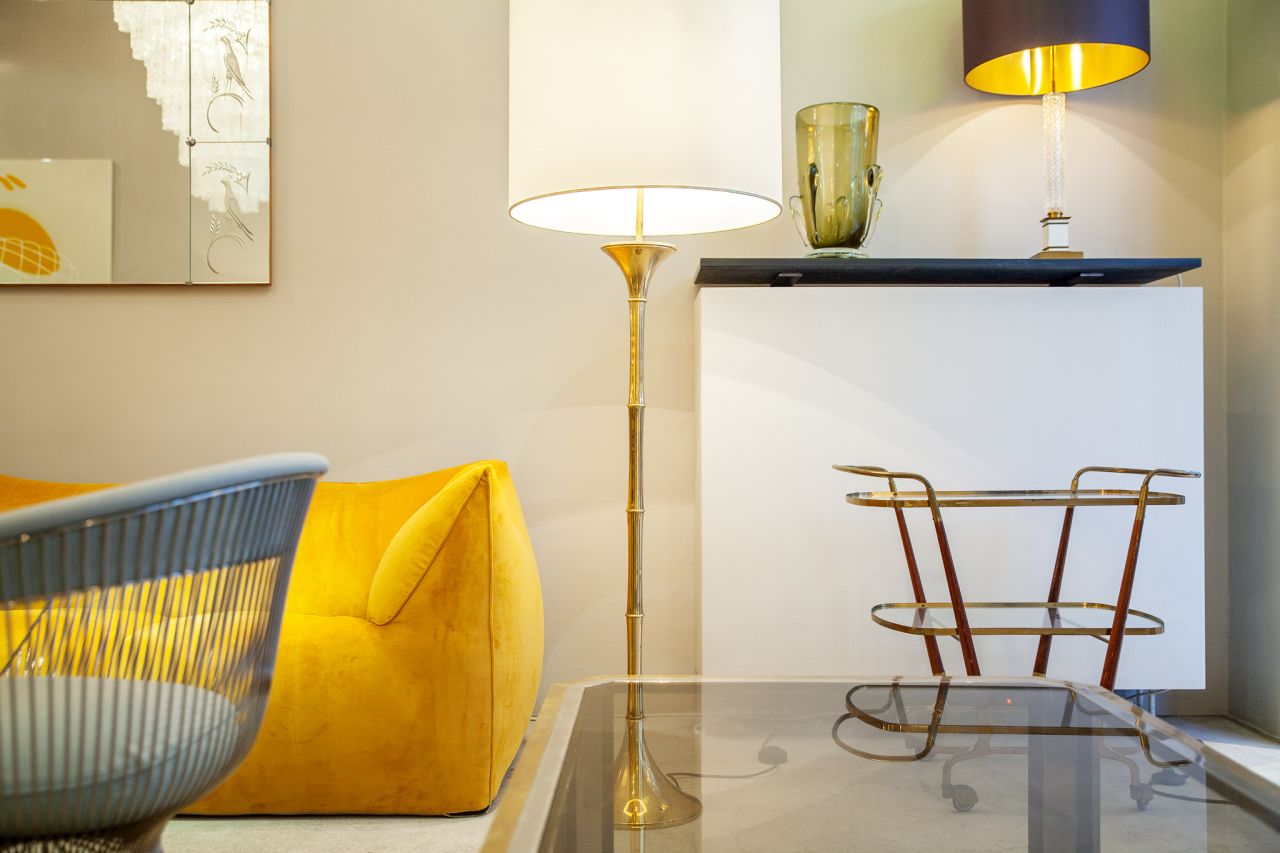 Nuovi colori e tessuti restituiscono la modernità agli imbottiti del secolo passato.