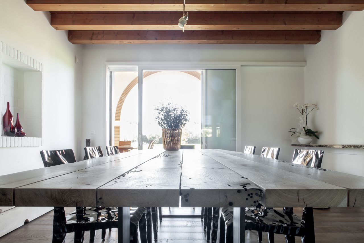 01-1-ristrutturazione-cascina-ad-dal-pozzo-tavolo-da-pranzo-padova-slider