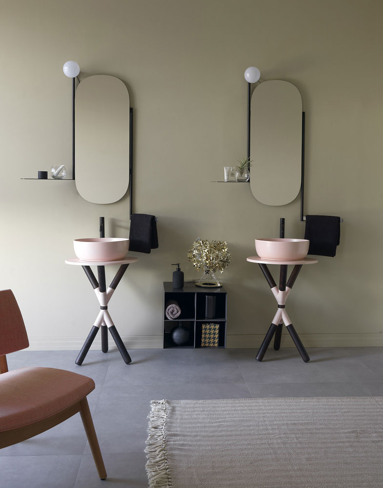 It reinterprets the classic bathroom console table while standing on in its tiptoes to take up little space and adds a touch of glamour to the scene.