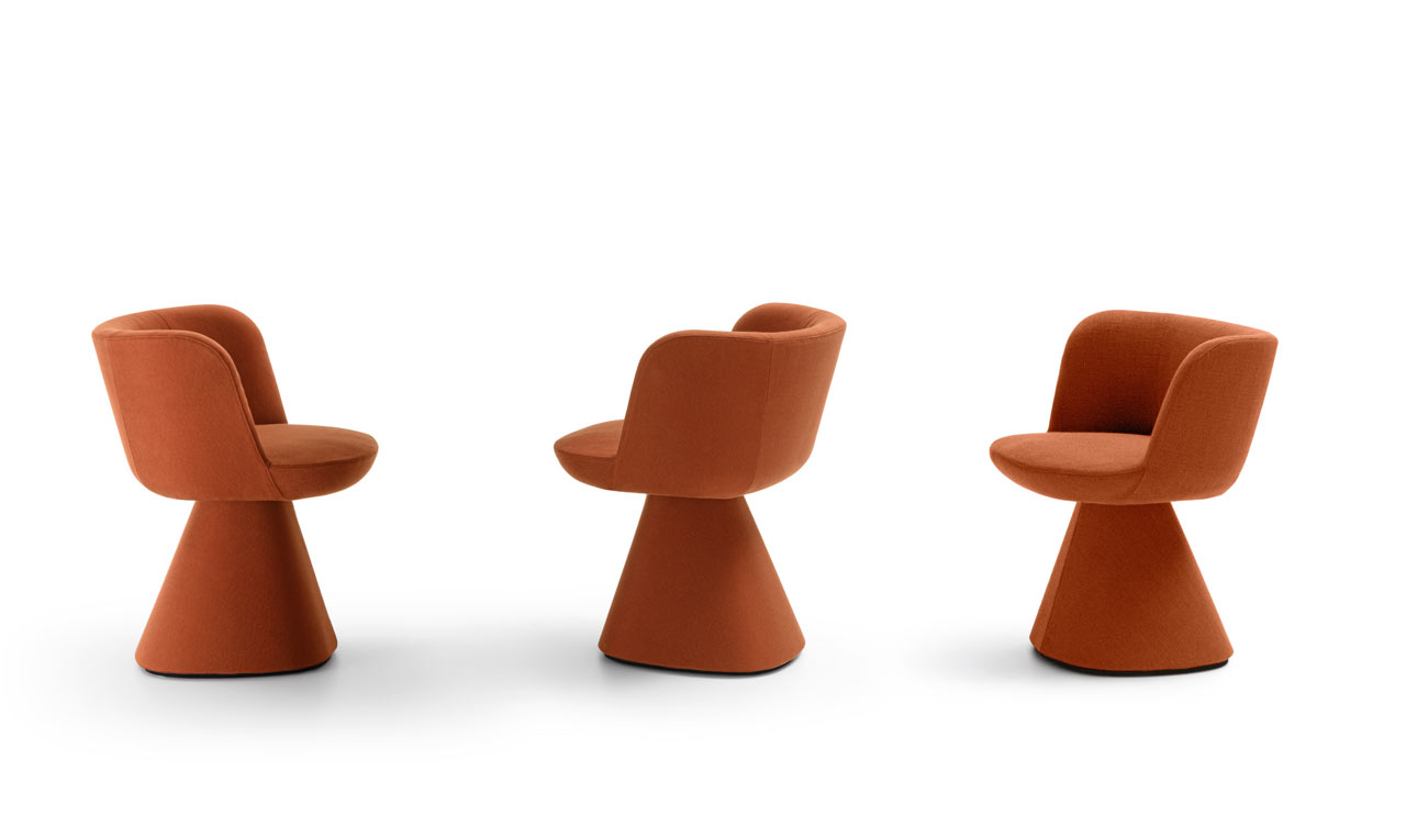 Flair O’ di B&B Italia, la poltroncina regale