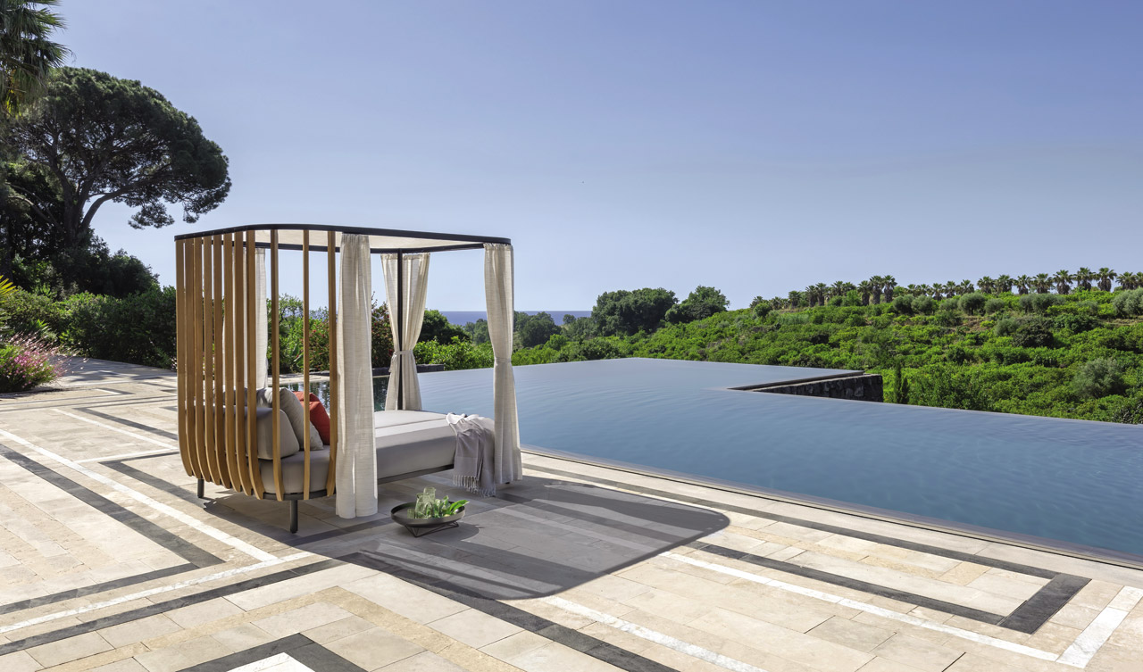 Swing Alcova by Ethimo, an exclusive desire for comfort