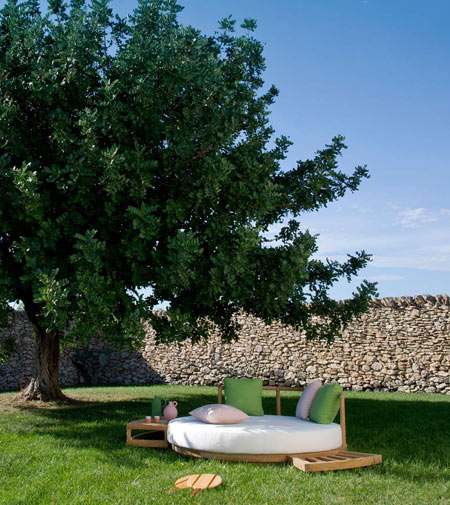13 outdoor sofas for dreaming of your next holidays
