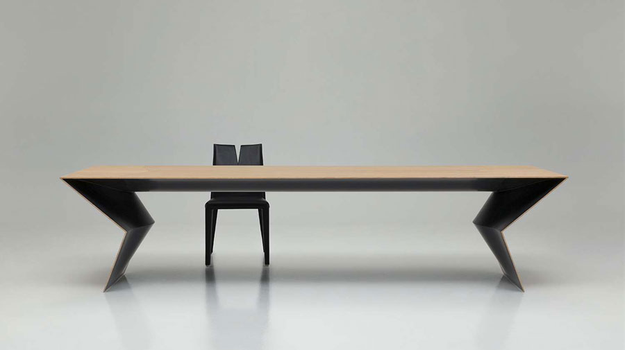 Blitz by B&B Italia, the sculptural table in a limited edition