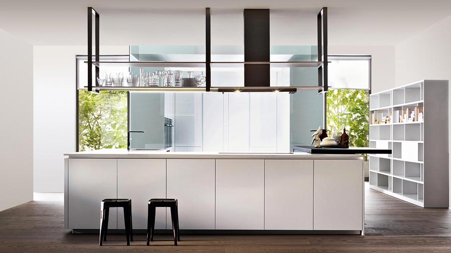 A freestanding island, the new convivial kitchen