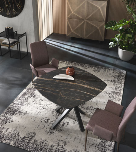 Square by Riflessi, the new patented table