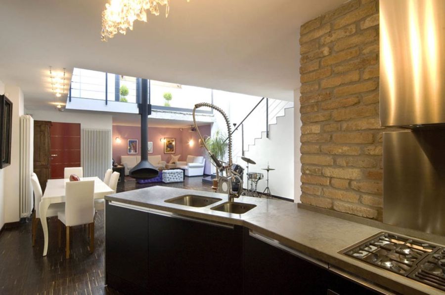 In Milan, from disused factory to loft apartment