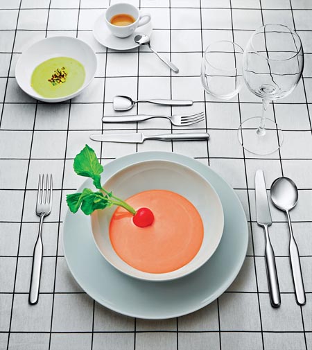 Collo Alto, the new cutlery designed by Inga Sempé for Alessi