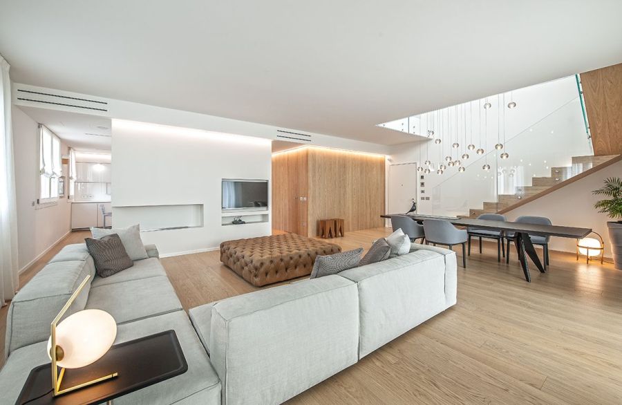 In Piacenza, an attic apartment in Scandinavian style