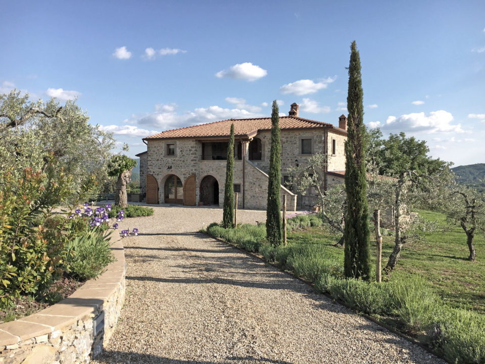 Beauty, tradition and design, in Tuscany the rebirth of a farm