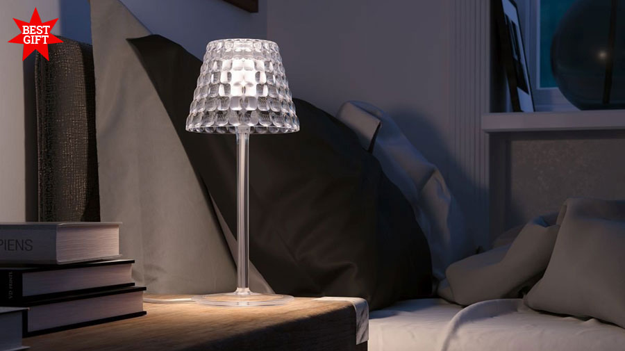 Tiffany by Guzzini, a rechargeable lamp that creates warmth