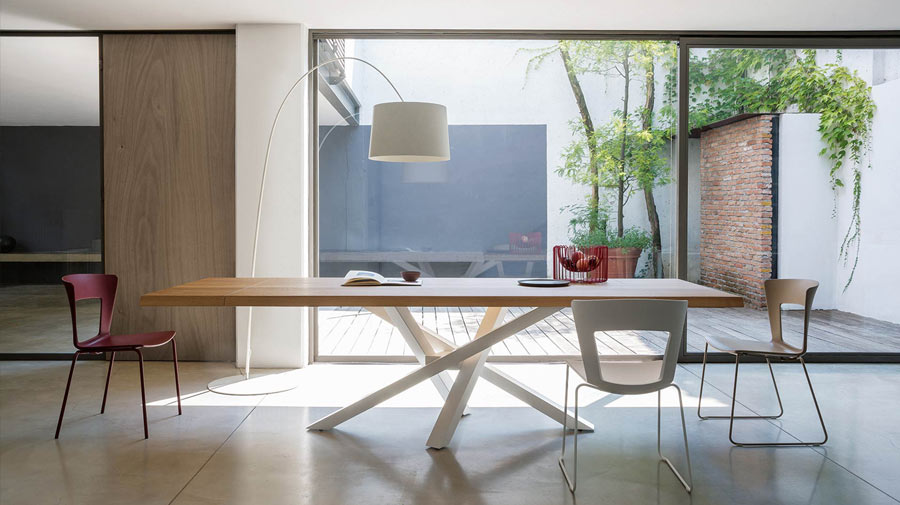 Shangai by Riflessi, the table which dances the twist