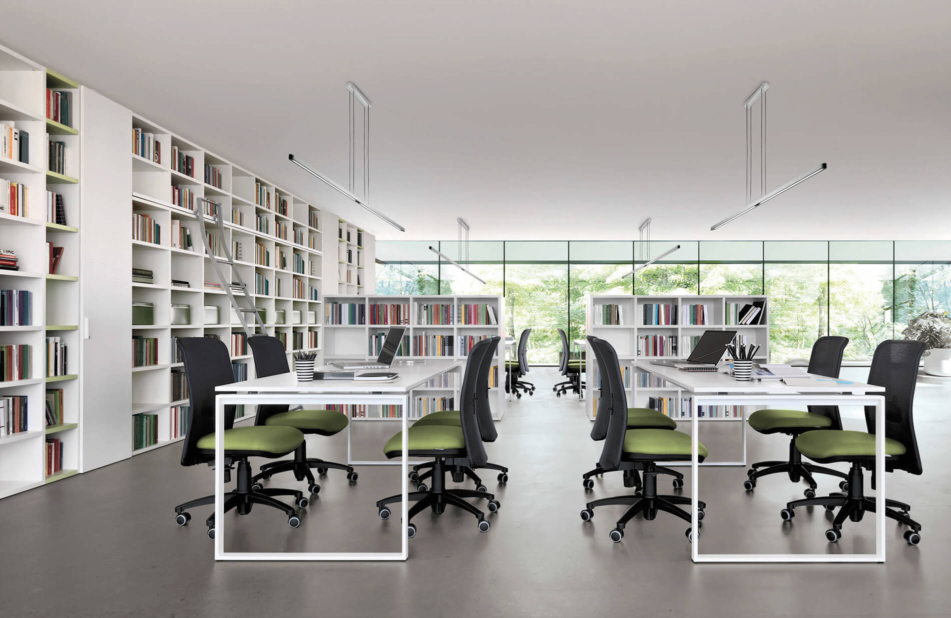 M_cover_z573_20-21_2 scrivanie operative