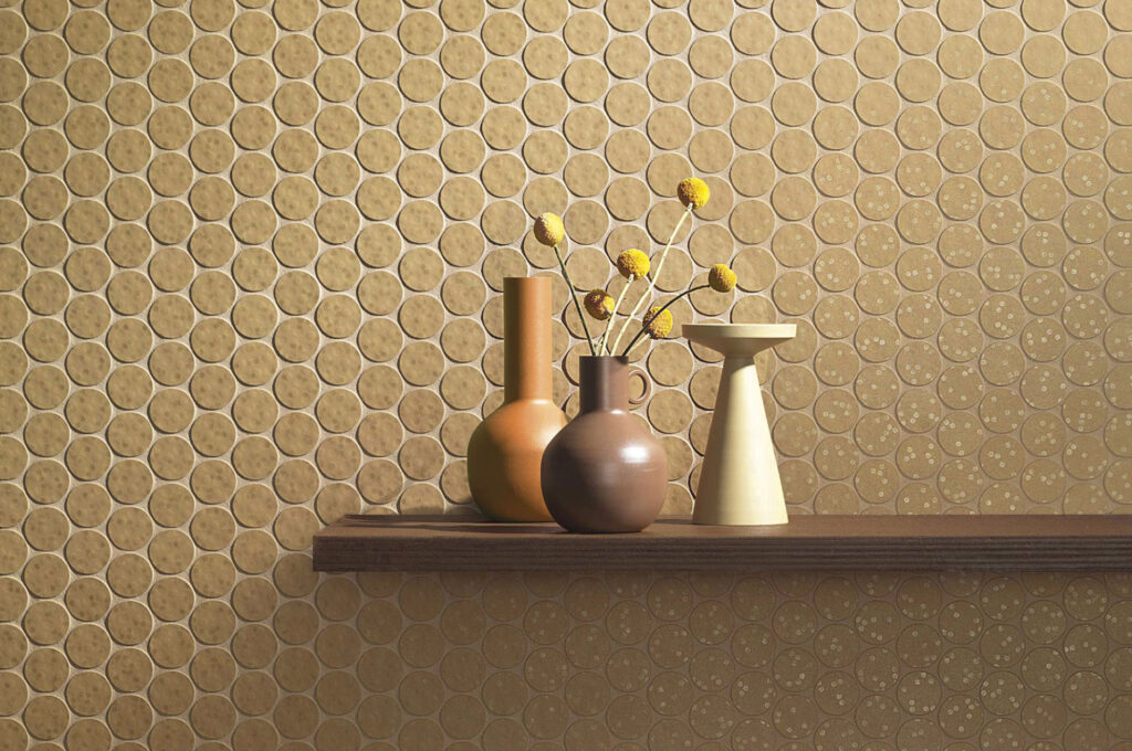 La fiera Cersaie 2023 ha sollevato il sipario su un mondo affascinante di decori in gres porcellanato che promettono di rivoluzionare il settore delle piastrelle ceramiche.