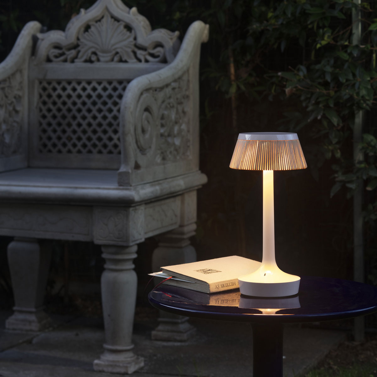 Flos-Bon_Jour_Umplugged-PH_Santi_Caleca-1 bon jour by flos