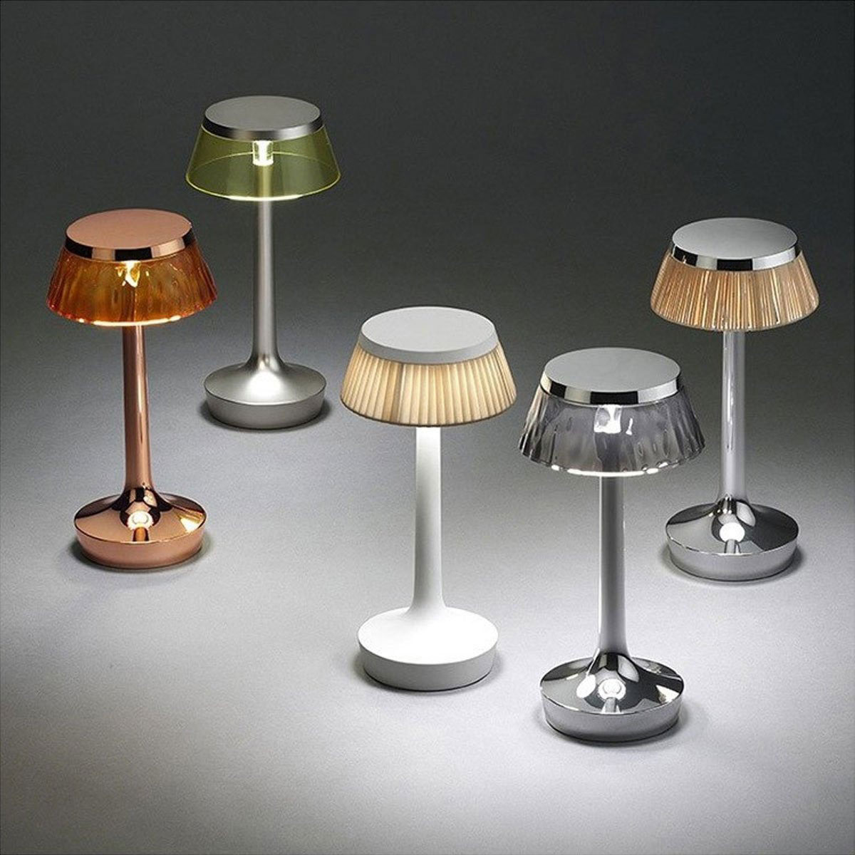 Flos-Bon_Jour_Umplugged-PH_Santi_Caleca-2 lampade da esterno