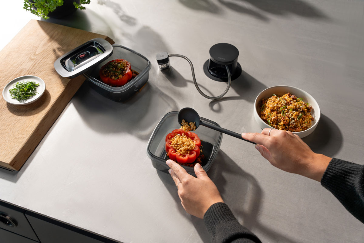 BORA-QVac-built-in_AllBlack_stuffed-tomatoes bora qvac move