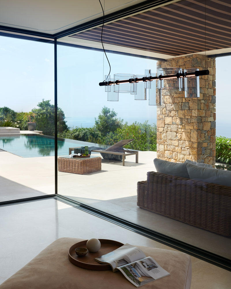 Oluce---Dancing-Glass---Wall---design-Victor-Vasilev-(3)