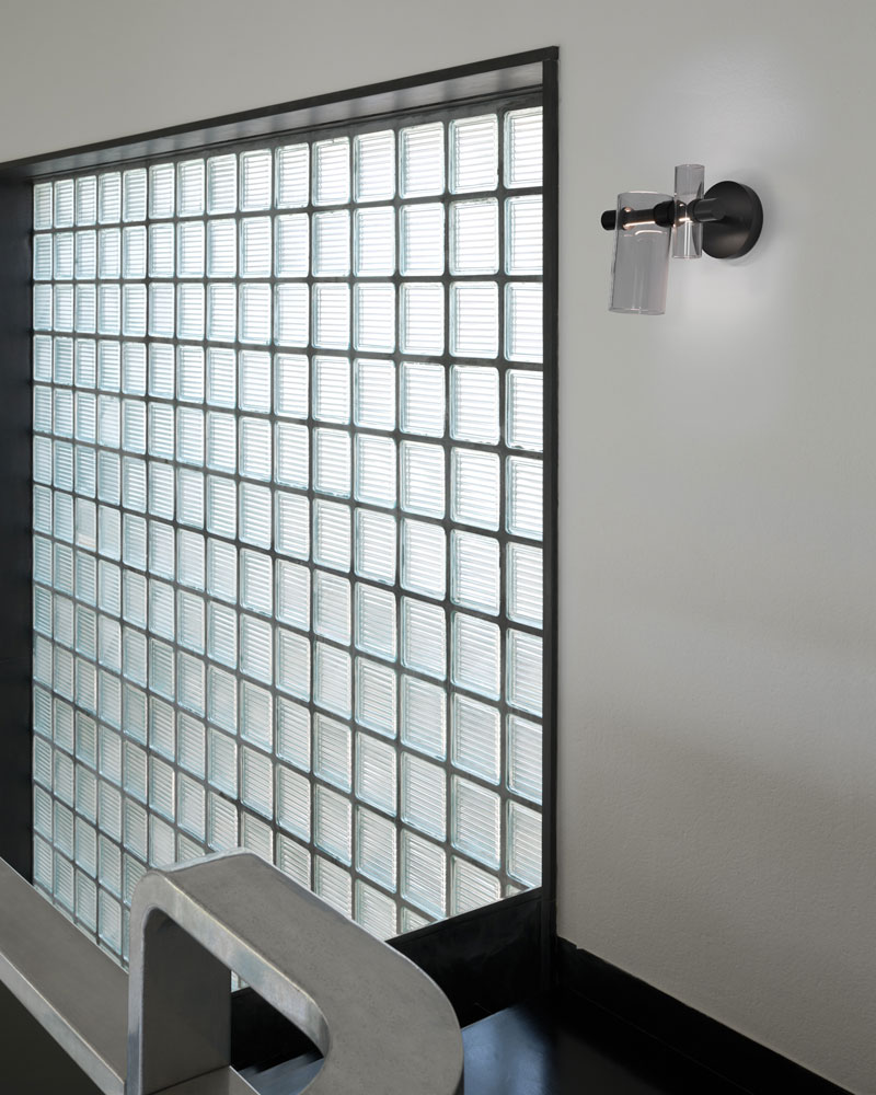 Oluce---Dancing-Glass---Wall---design-Victor-Vasilev